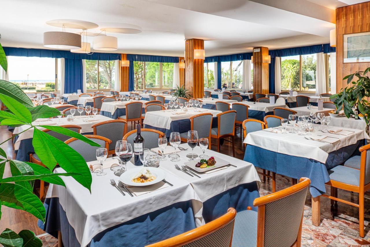 Hotel Palace Bibione Exterior photo
