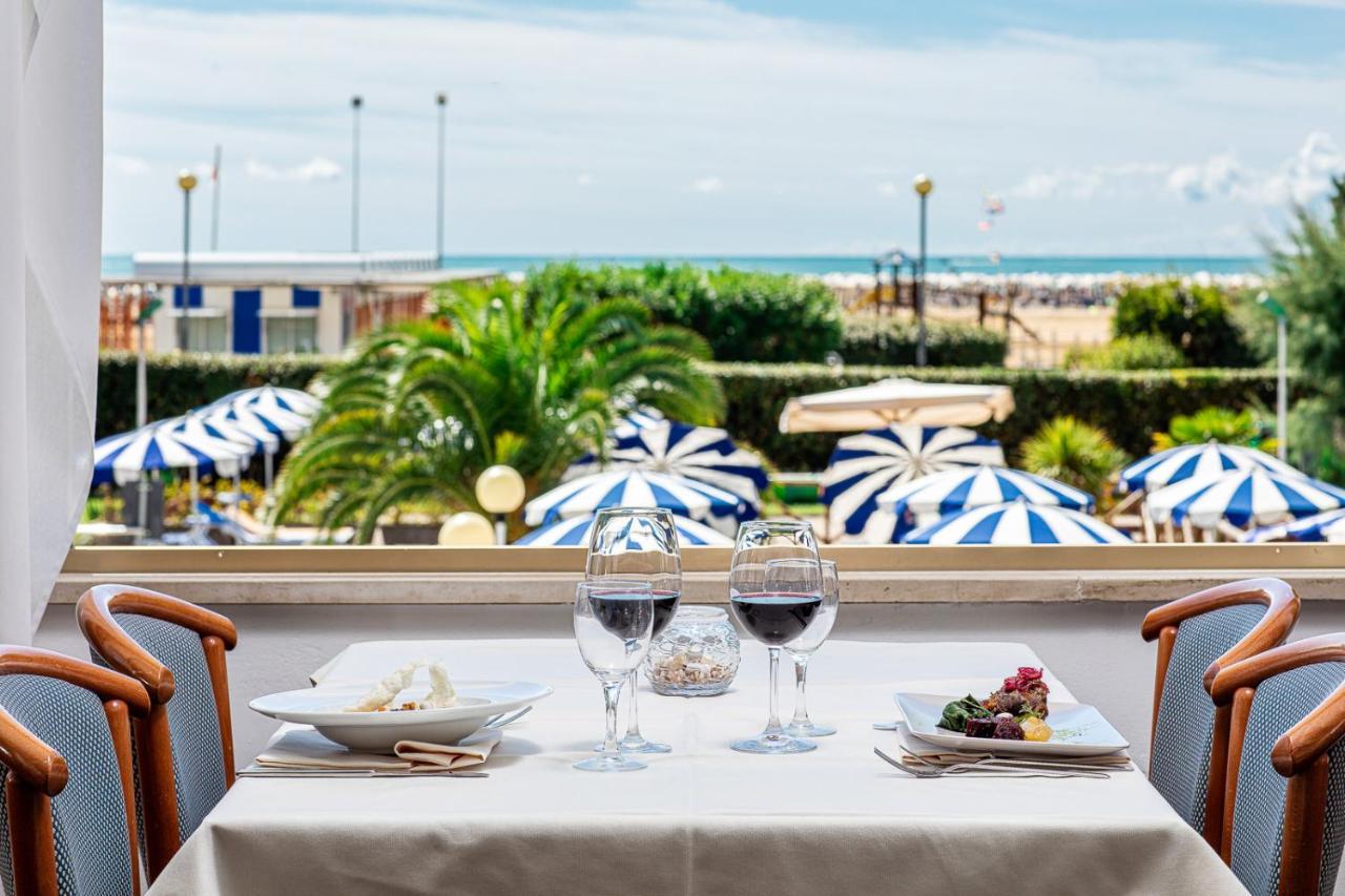 Hotel Palace Bibione Exterior photo