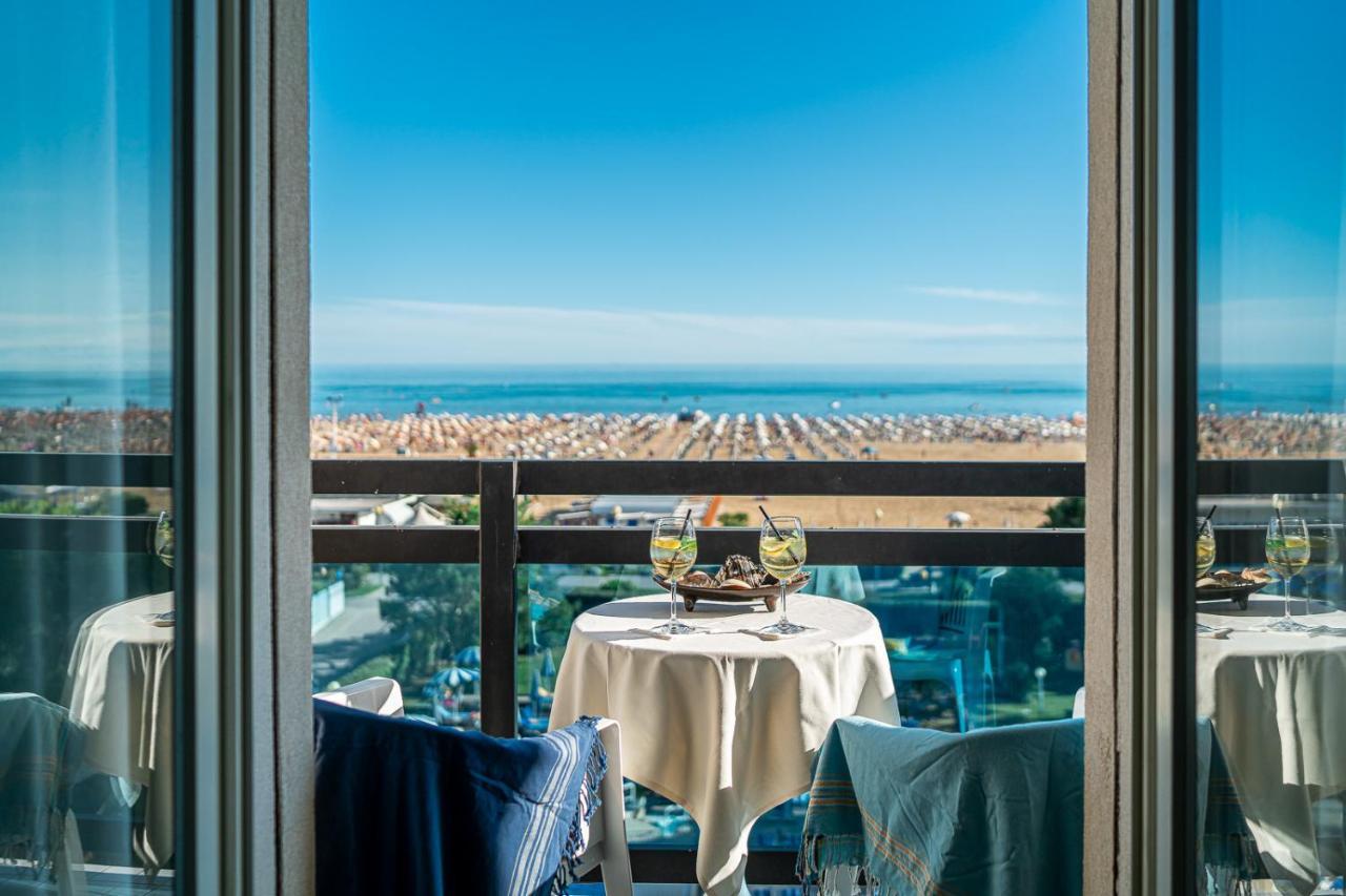 Hotel Palace Bibione Exterior photo
