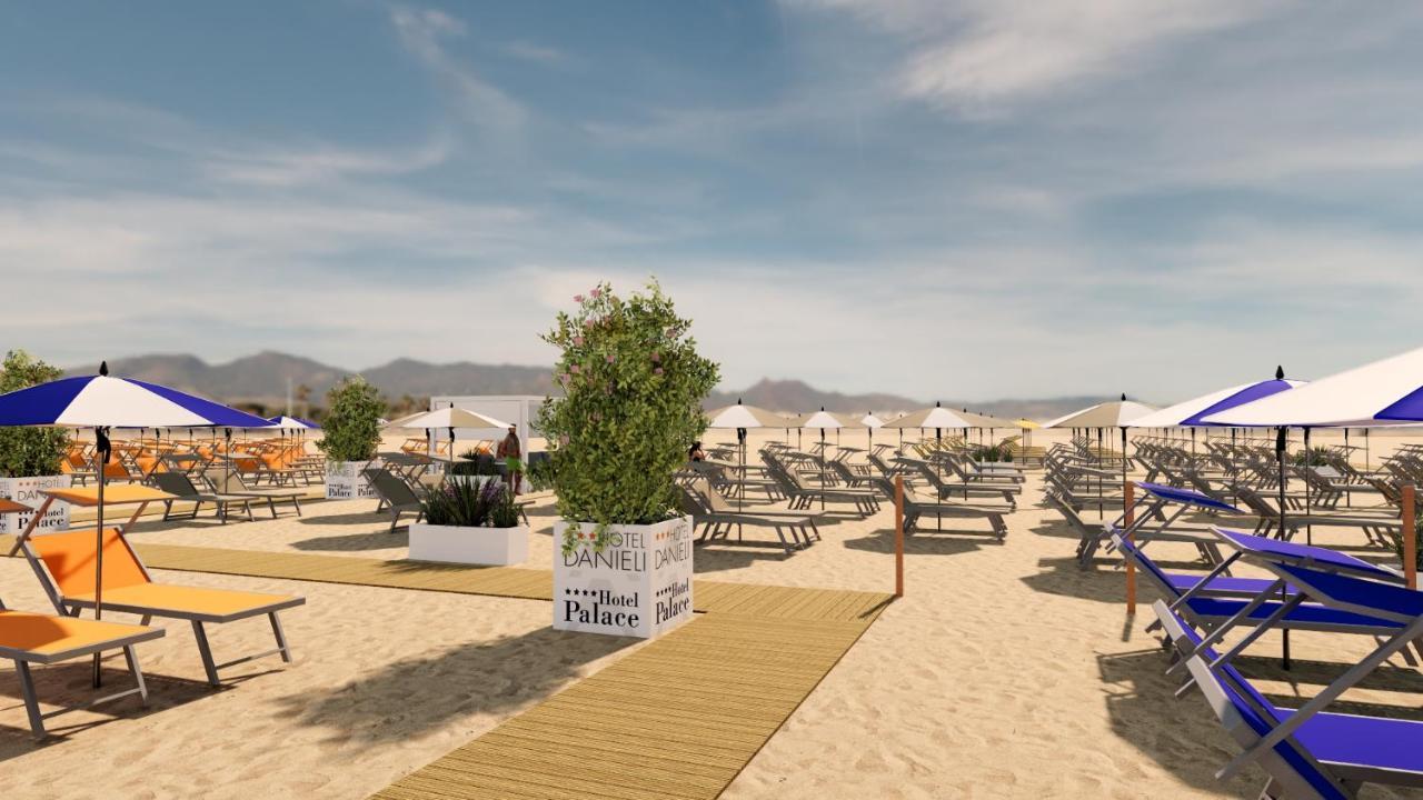 Hotel Palace Bibione Exterior photo