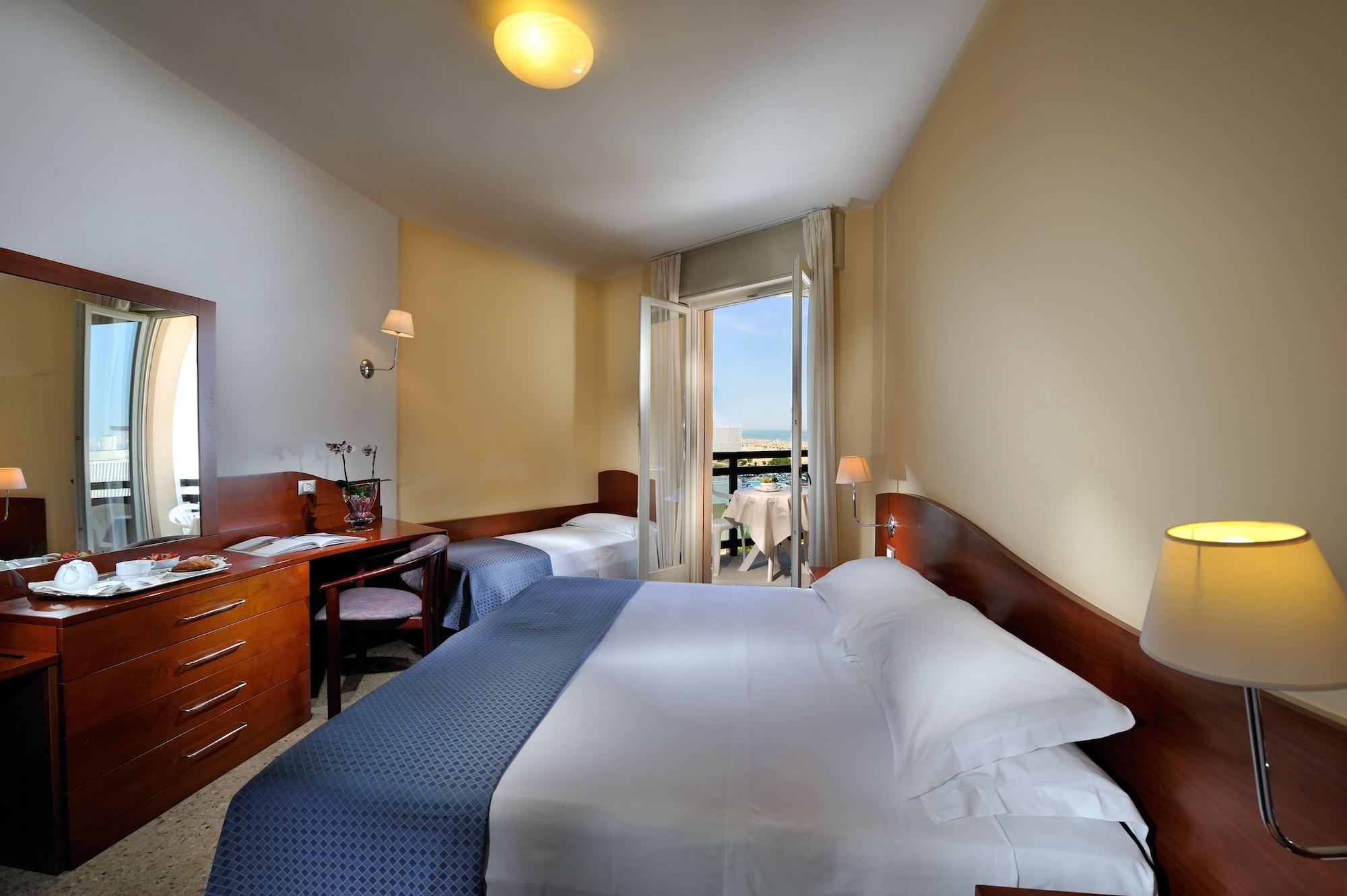 Hotel Palace Bibione Exterior photo