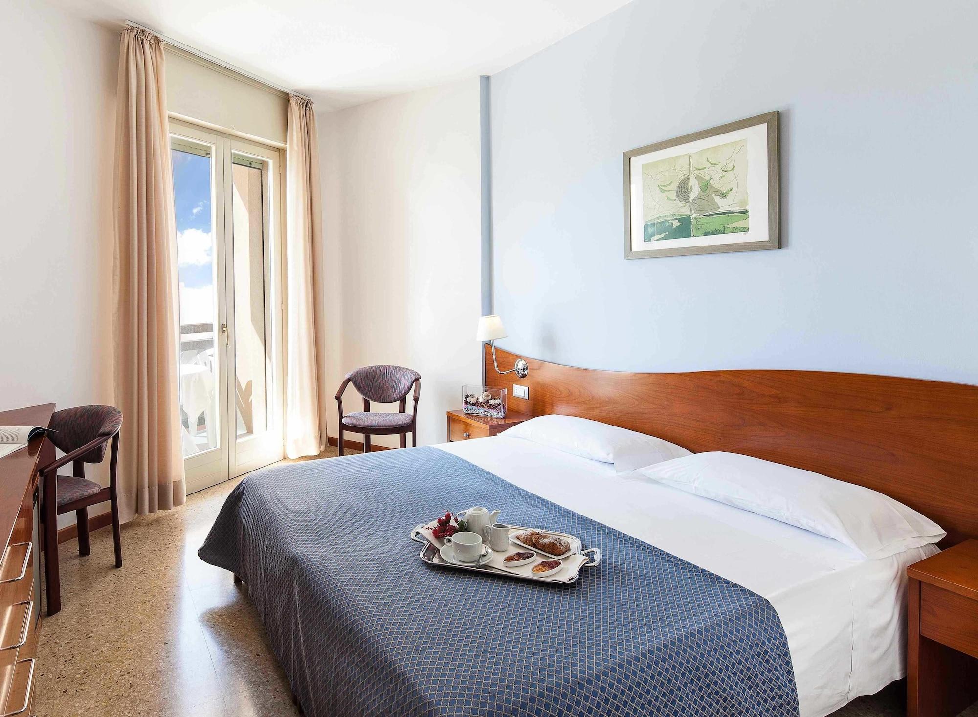 Hotel Palace Bibione Exterior photo