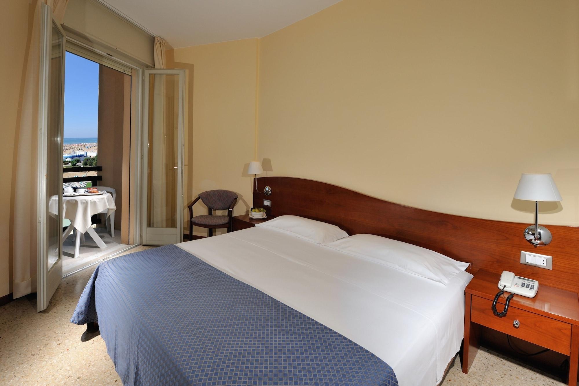 Hotel Palace Bibione Exterior photo