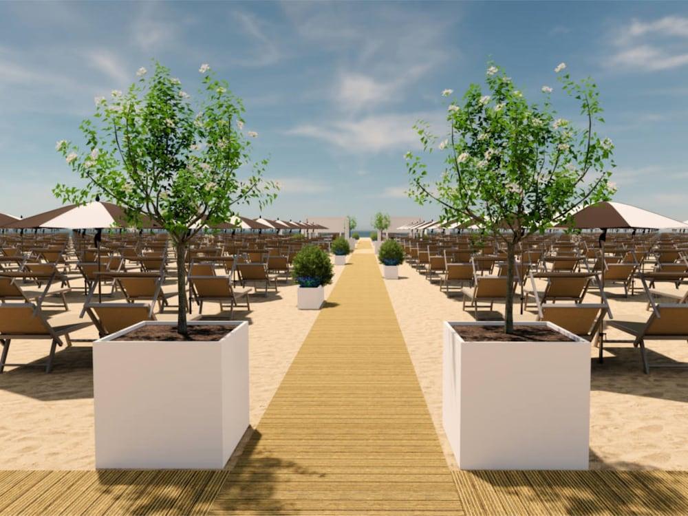 Hotel Palace Bibione Exterior photo