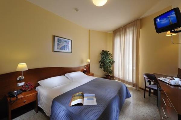 Hotel Palace Bibione Exterior photo