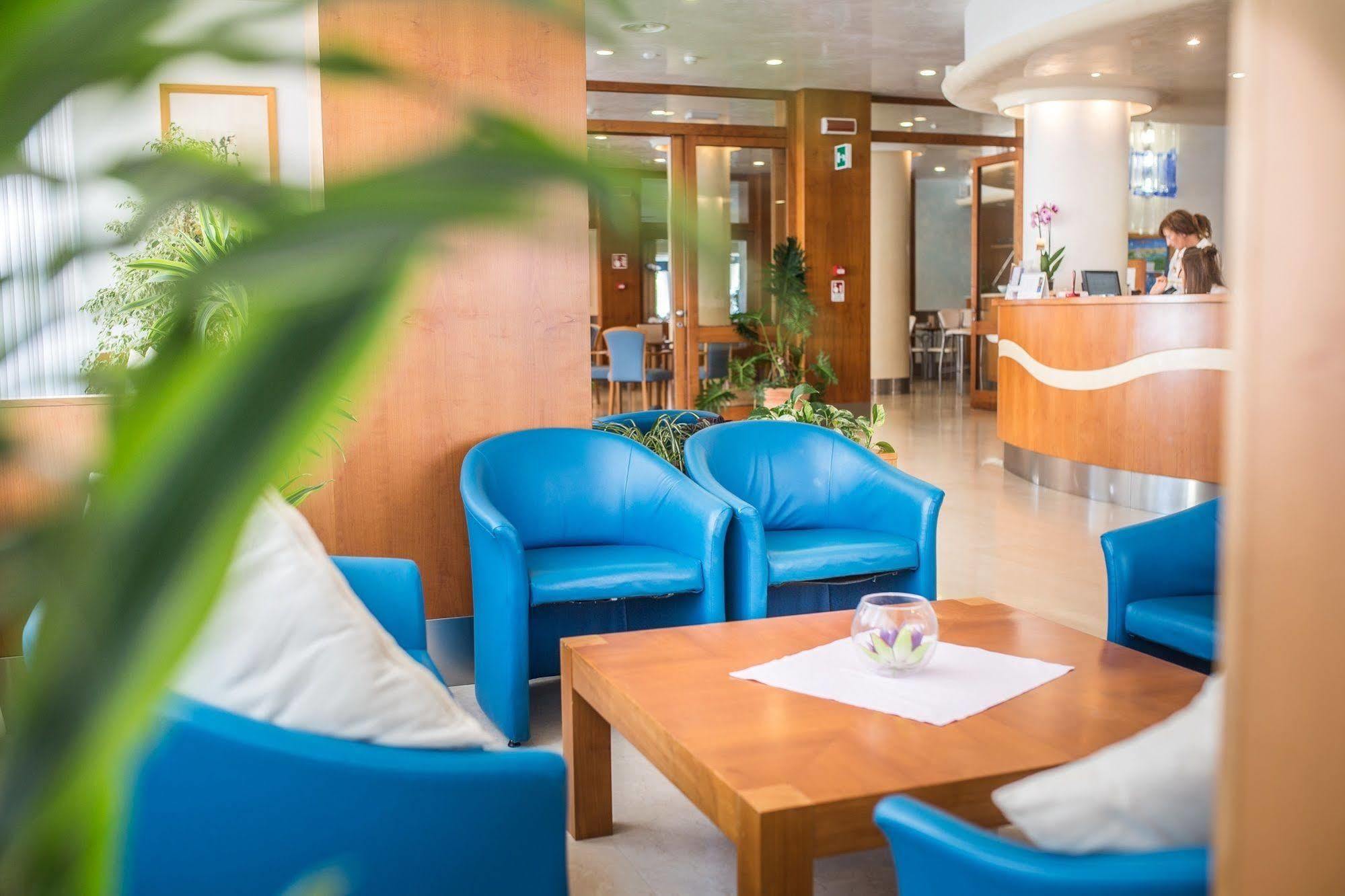 Hotel Palace Bibione Exterior photo